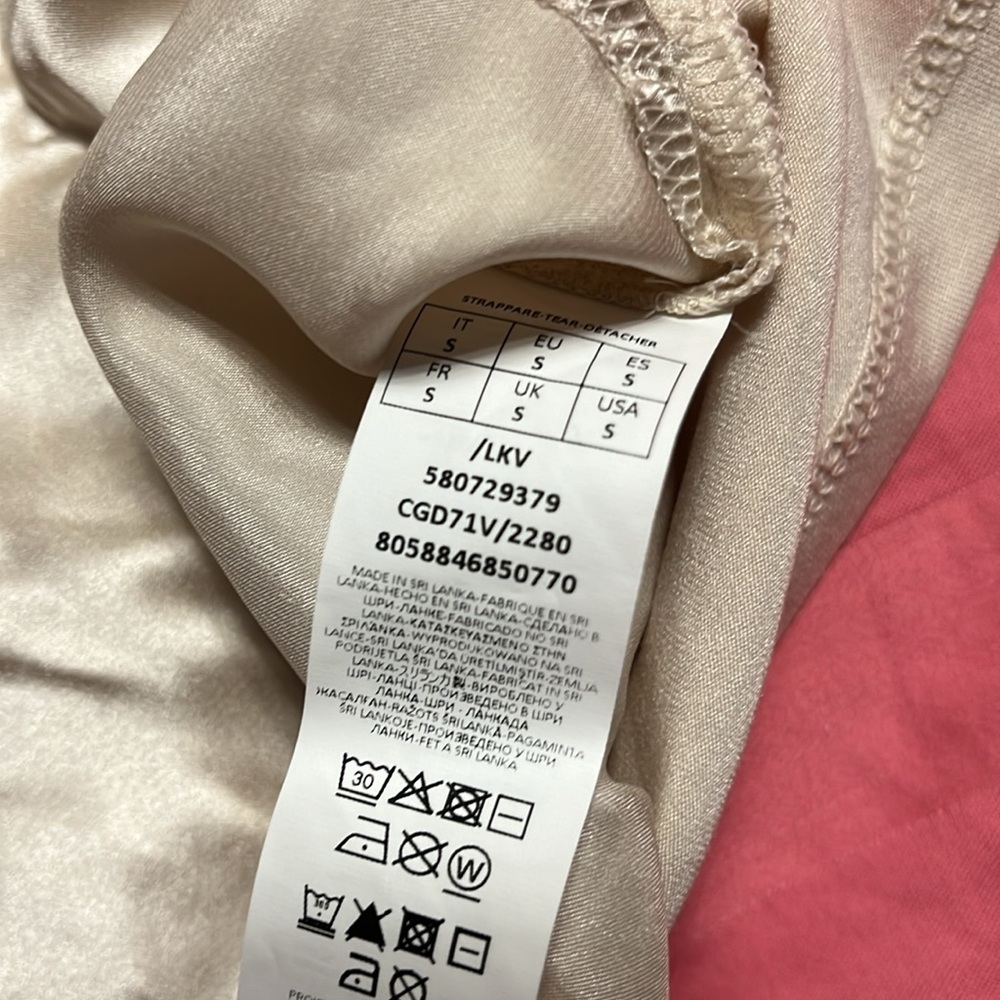 NWT intimissimi champagne silk sleeveless top small - Picture 3 of 10